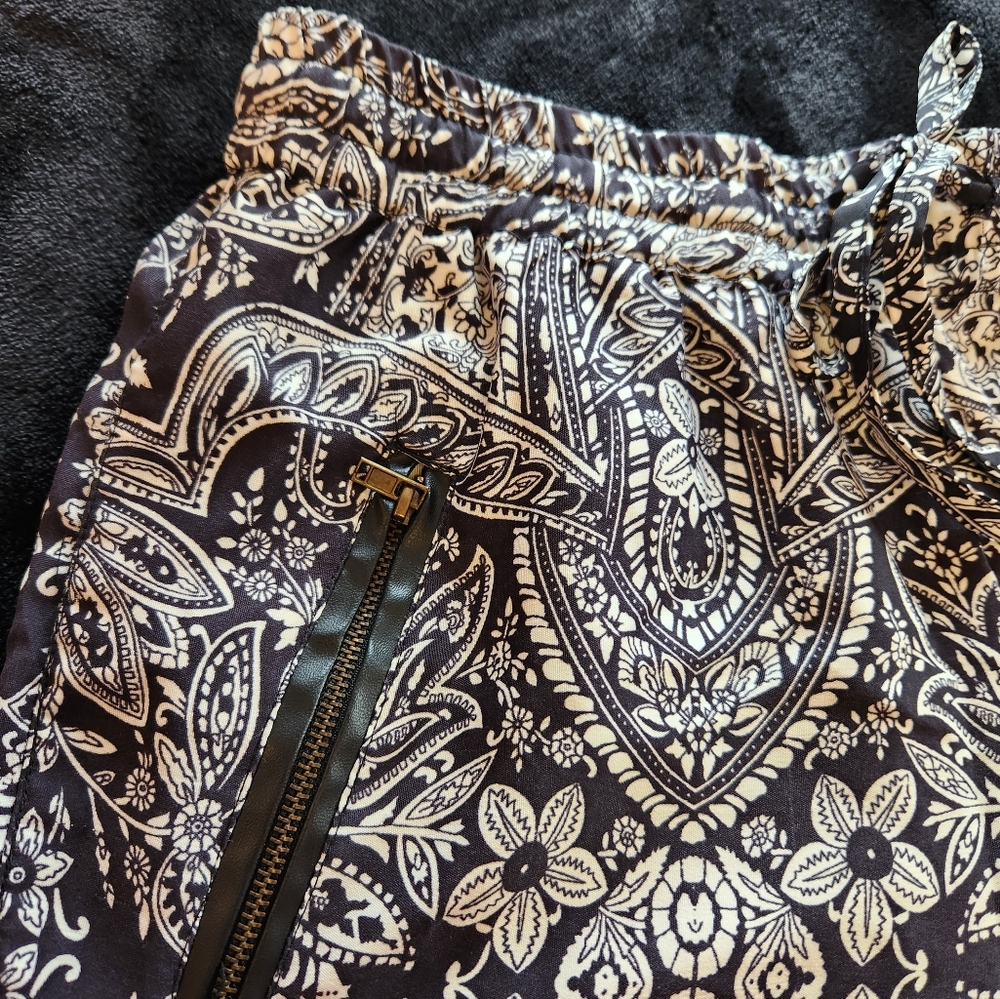 Spring pants - Picture 6 of 8
